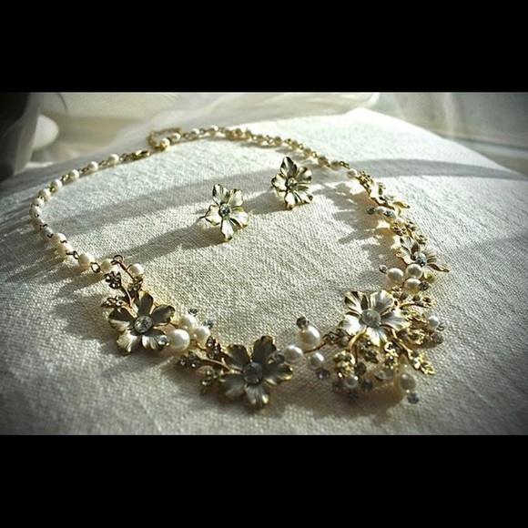 Vintage Necklace and Earrings Set - Picture 2 of 9